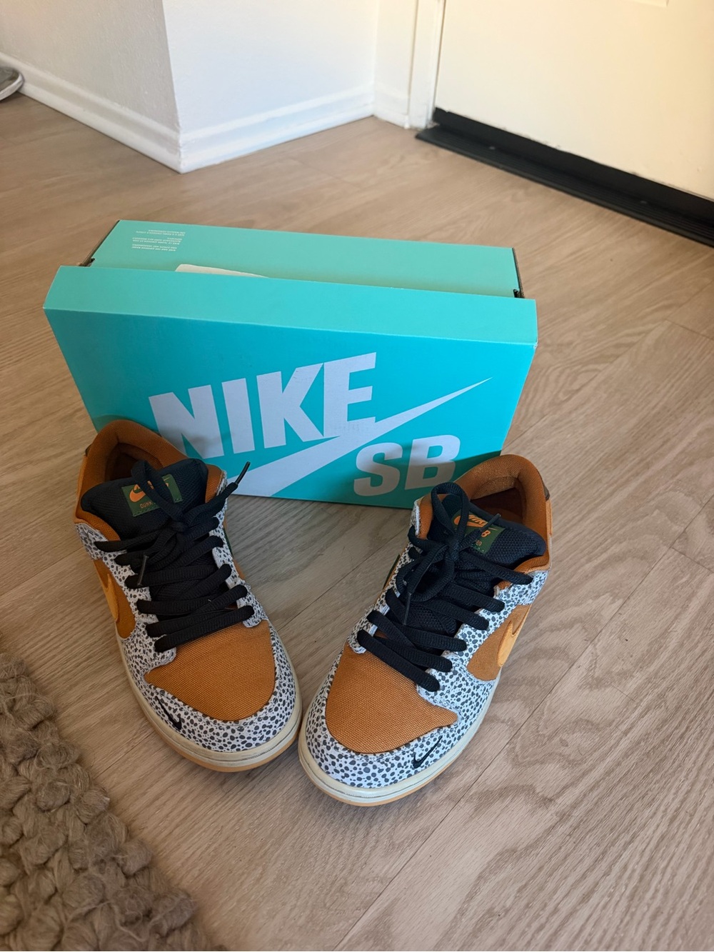 Nike SB Dunk Low Pro Safari Men’s 9/Women’s 10.5 | OG Box